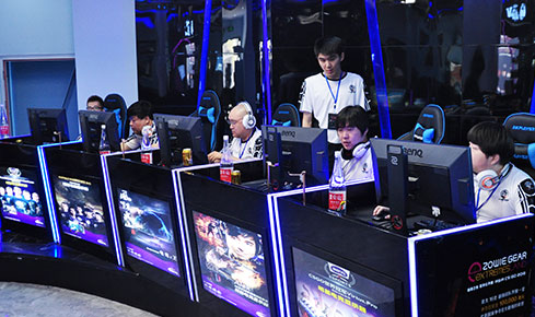 的年龄与潜 的年龄与潜