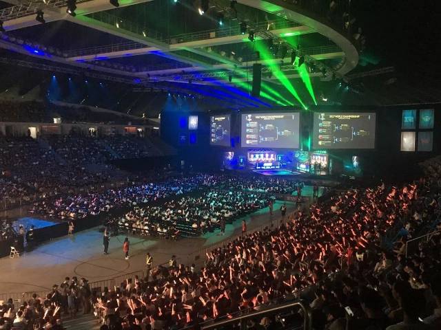 接受采访时 接受采访时